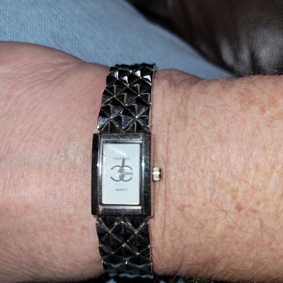 Vintage Channel Quartz Woman's Designer Watch - Picture 3 of 12